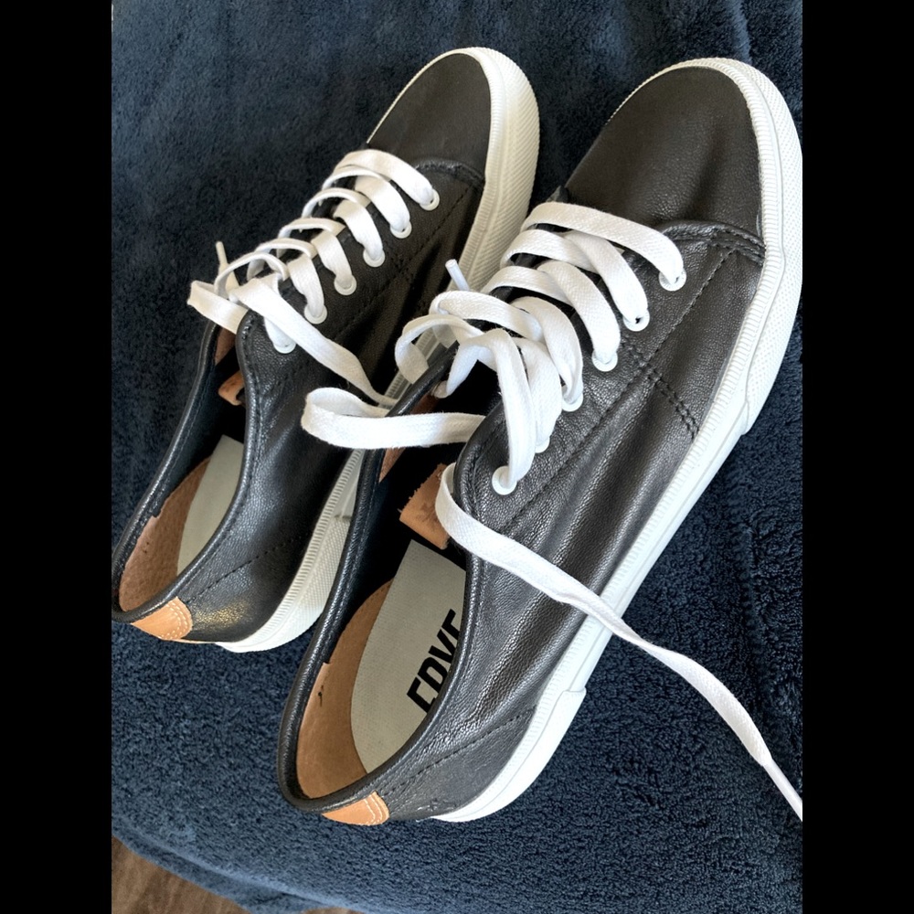 Frye (never worn) Gia Black Leather Sneakers 👟